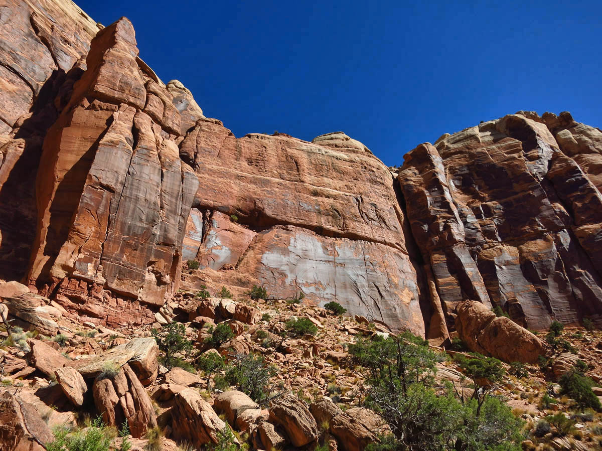 Hiking the Lower Monument Trail