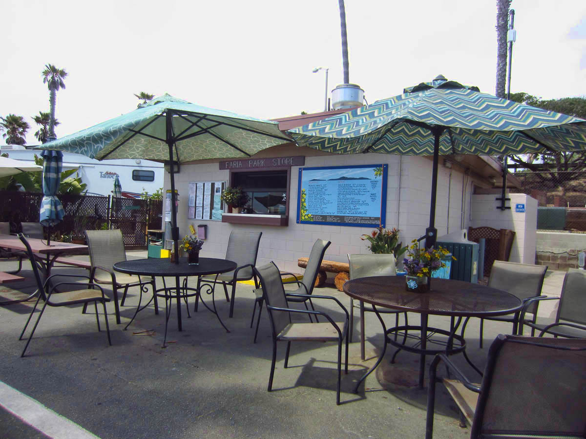 Though it was fun to walk down the beach for a burger at their "beach hut," complete with fresh flowers on the tables.