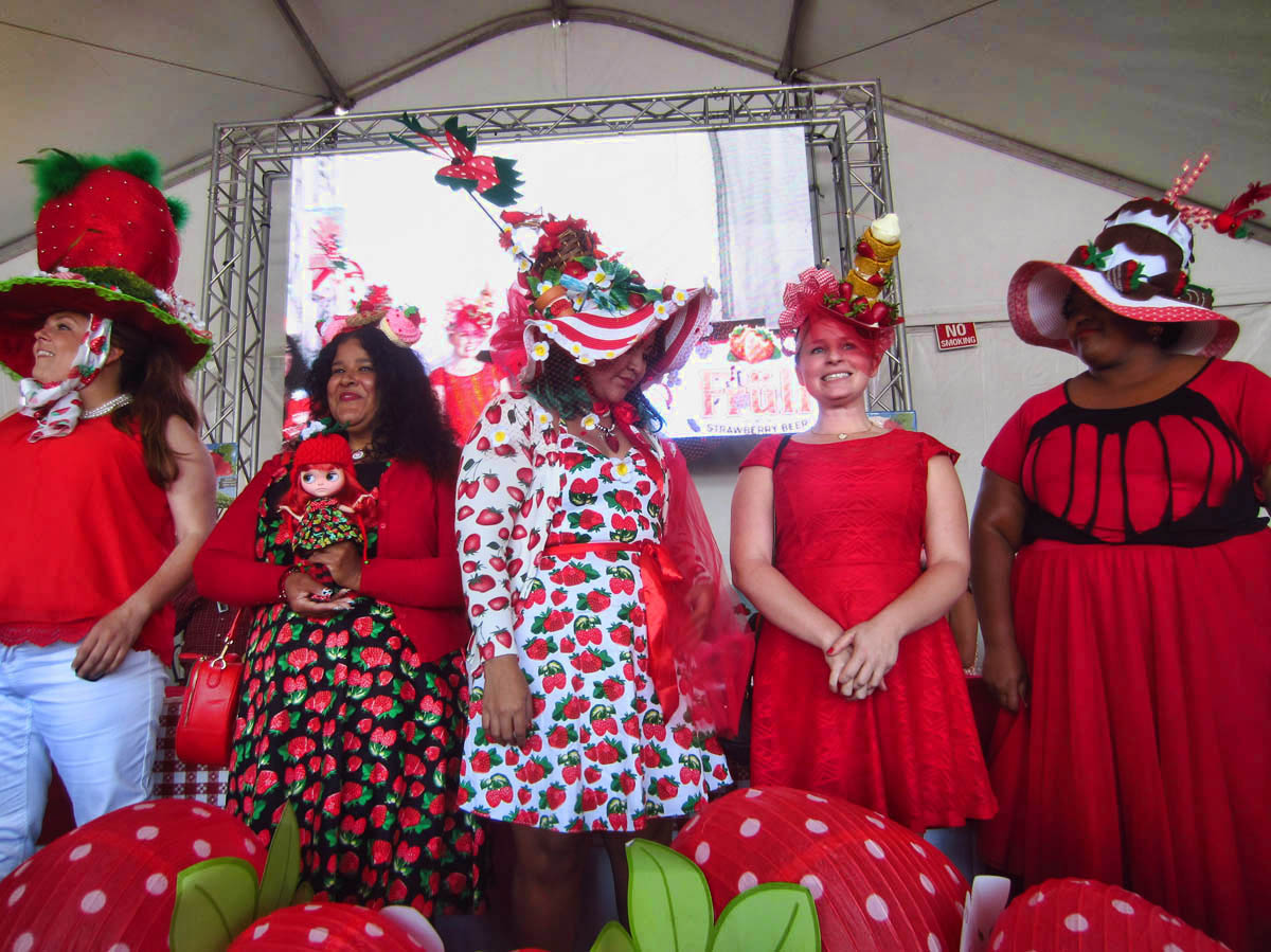 But my favorite part of the festival was the "Berry Best Hat" contest. These are the five finalists.