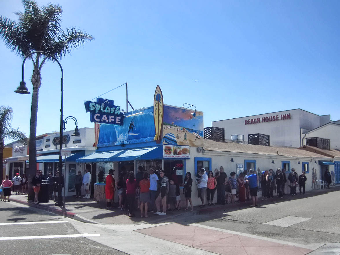 Now, they are famous for their clam chowder...provided the humans don't eat it all. The line is down the block at "Splash."